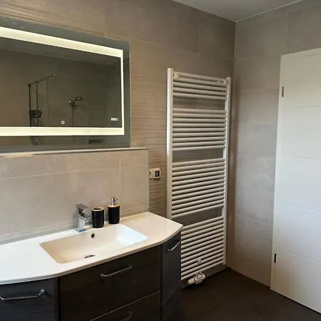 In Διαμέρισμα *